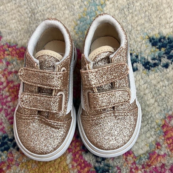 Other - Glitter toddler vans